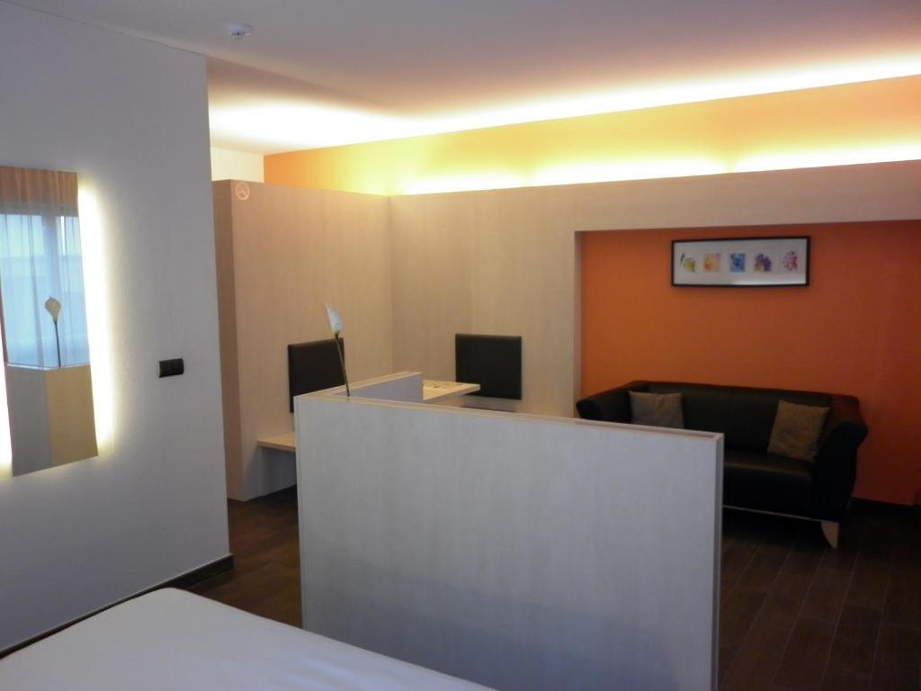 Ibis Styles La Louviere Hotell Exteriör bild