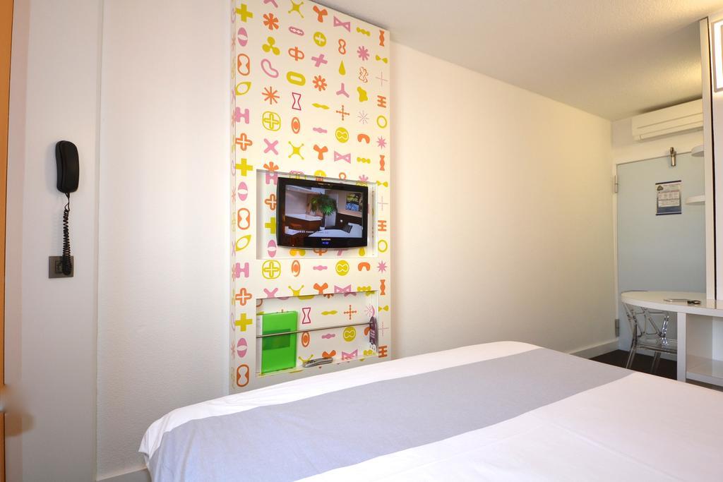 Ibis Styles La Louviere Hotell Exteriör bild